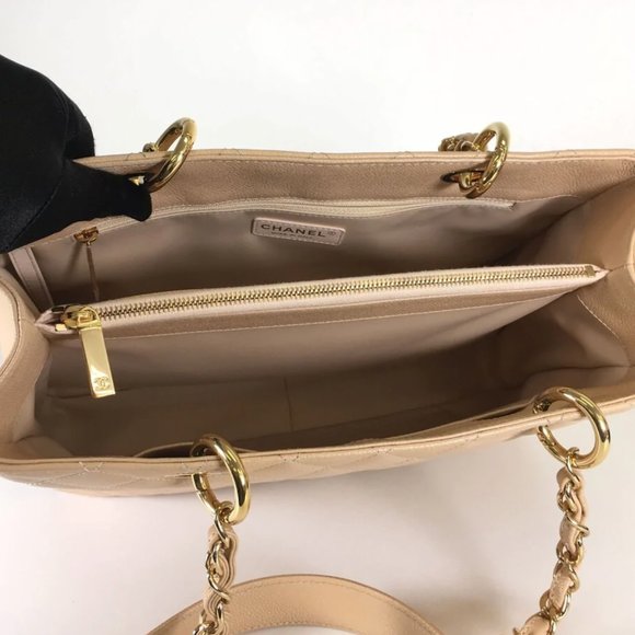 Chanel GST Tote - Picture 4 of 5